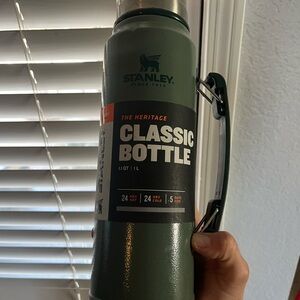 Stanley Heritage Classic Bottle in Dark Green